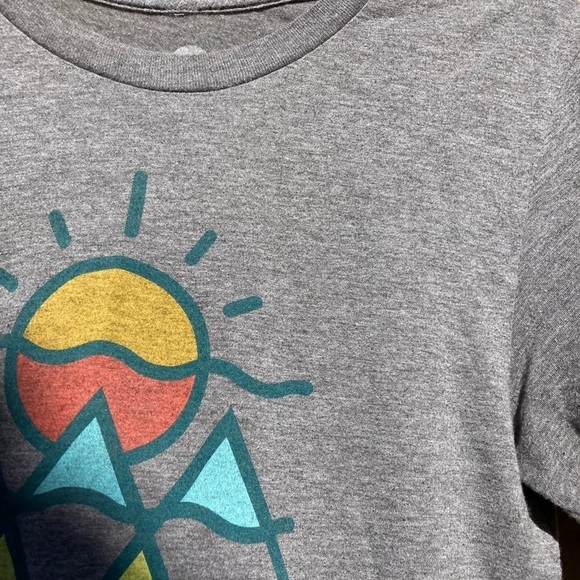 Men's Colorado LTD Gray Sun Logo T-Shirt NO SIZE TAG Crew Boho Sun Mountains - Picture 5 of 8